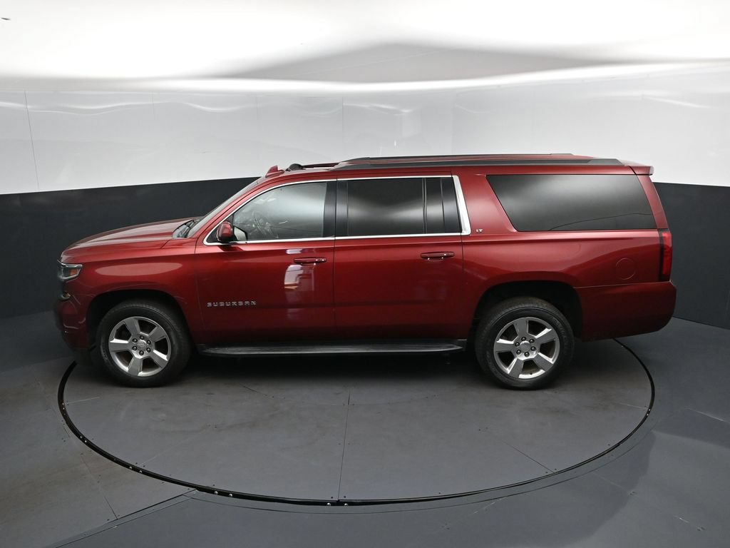 Used 2020 Chevrolet Suburban LT w/ Luxury Package RWD image 32