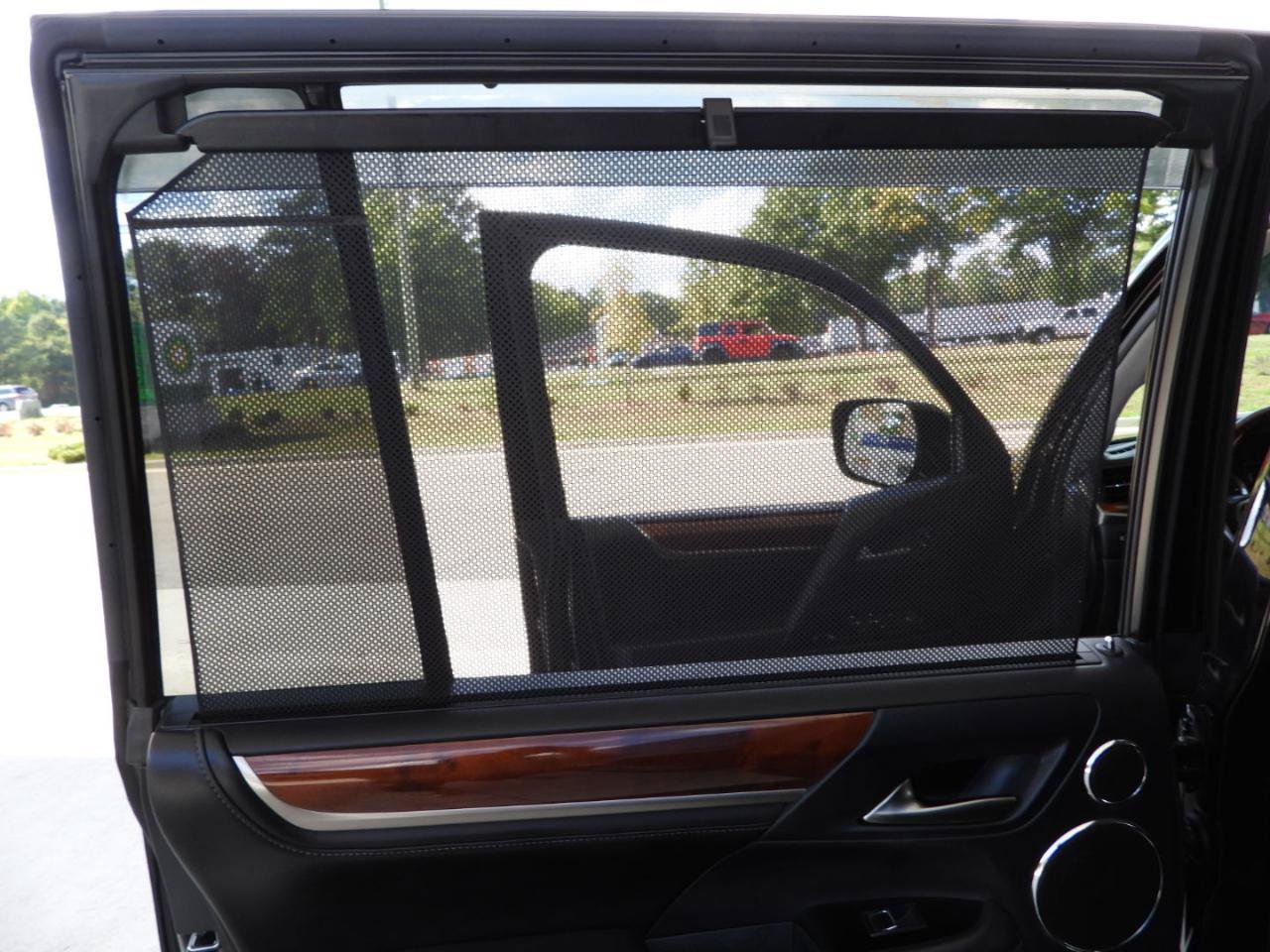 Used 2016 Lexus LX 570 4WD w/ 3rd Row & Luxury Pkg image 69