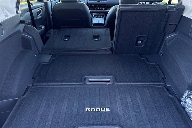 New 2025 Nissan Rogue Platinum w/ Tech Package image 12