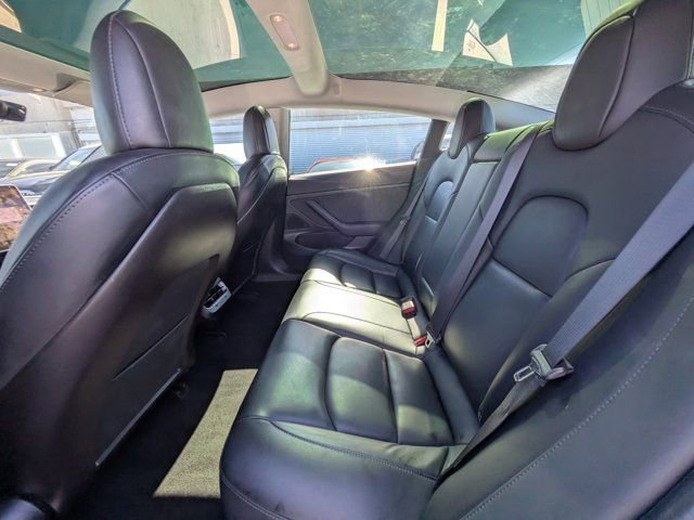 Used 2020 Tesla Model 3 Standard Range Plus image 12