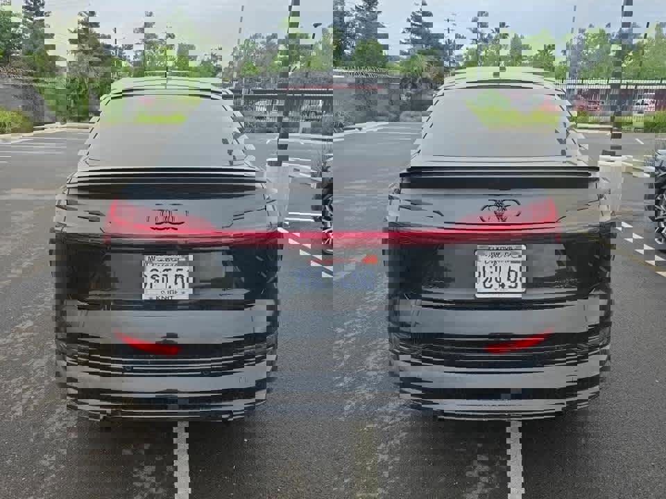 Used 2023 Audi e-tron Premium w/ Convenience Plus Package image 8