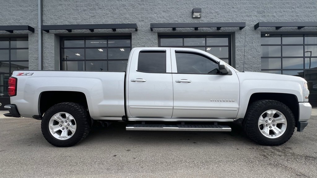 Used 2018 Chevrolet Silverado 1500 LT w/ All Star Edition image 10