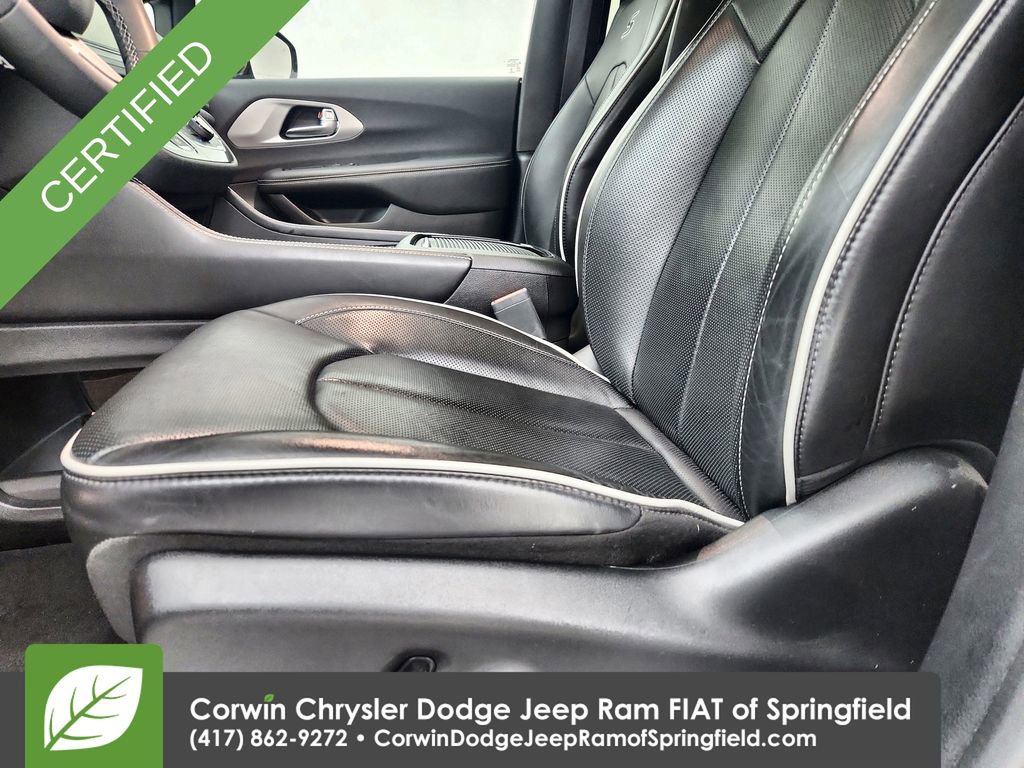 Certified 2025 Chrysler Pacifica Limited image 20