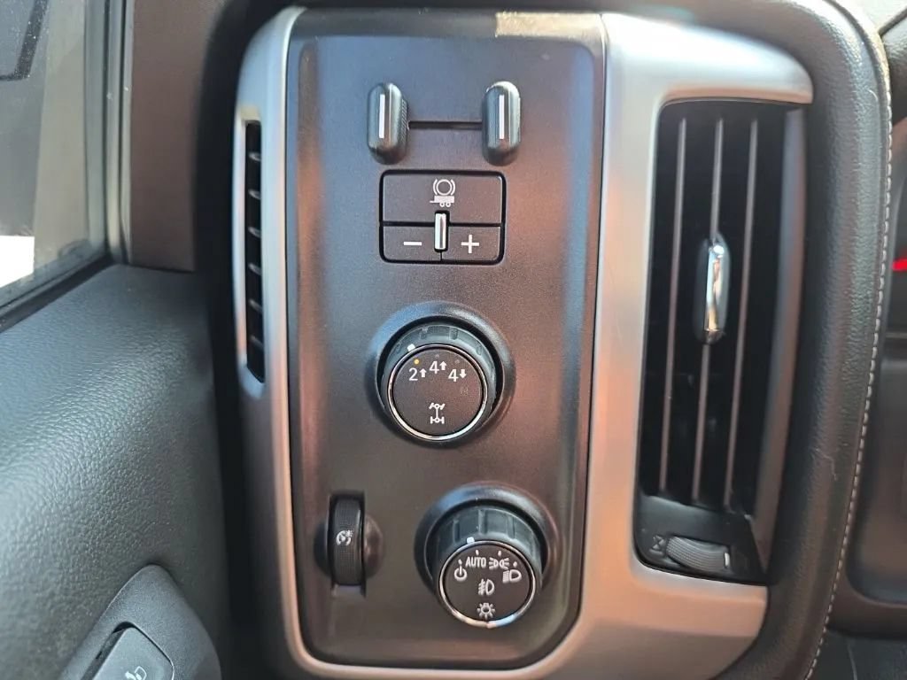 Used 2018 GMC Sierra 2500 SLT w/ Snow Plow Prep Package AWD/4WD image 28