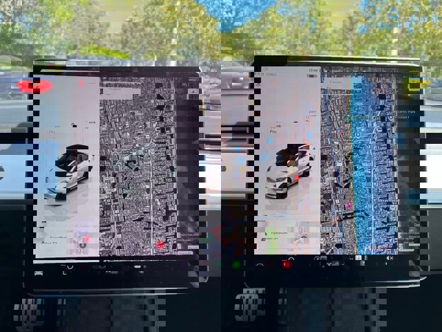 Used 2023 Tesla Model 3 Performance image 7