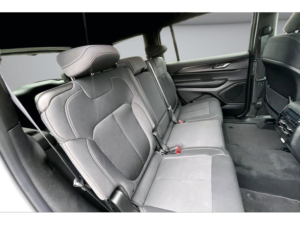 Used 2025 Jeep Grand Cherokee L Laredo w/ Luxury Tech Group I image 24