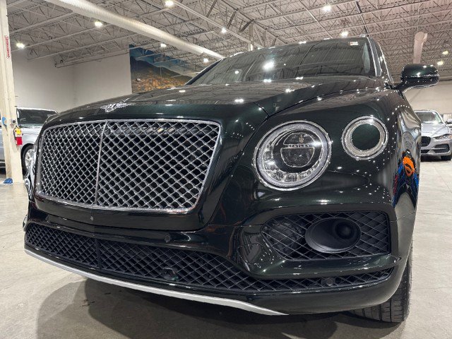 Used 2017 Bentley Bentayga image 29