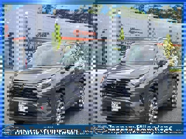 Certified 2023 Toyota RAV4 XLE Premium image 4
