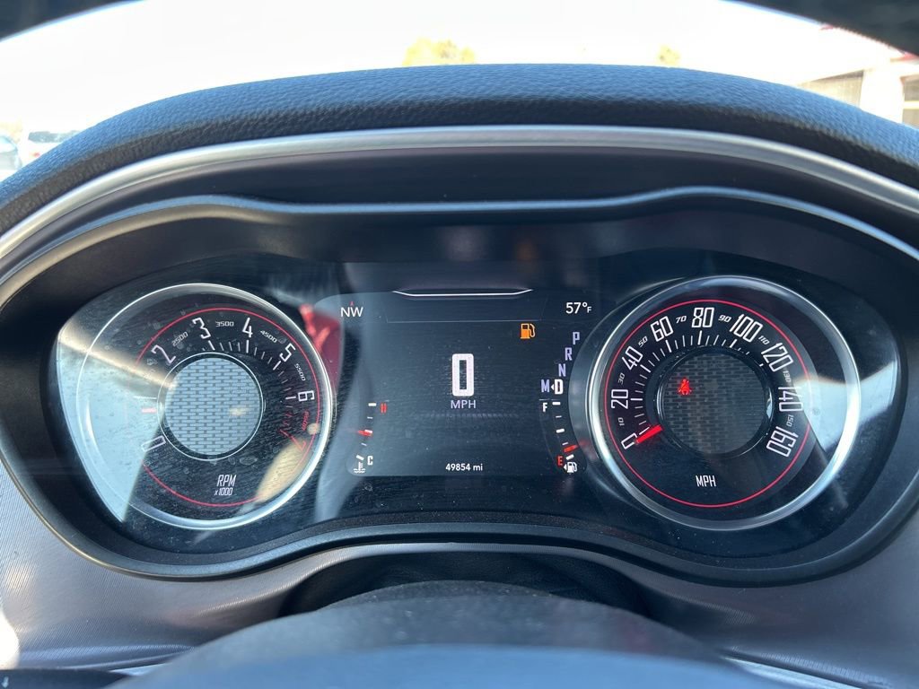Used 2022 Dodge Challenger SXT image 8