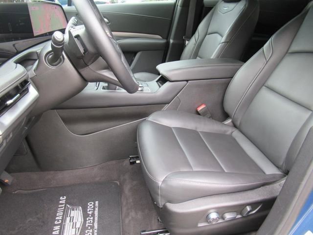 Certified 2025 Cadillac XT4 Premium Luxury image 17