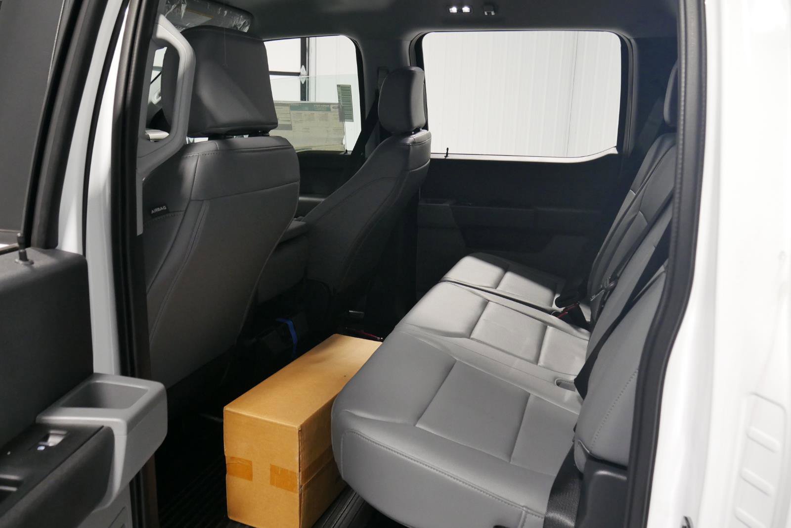 New 2025 Ford F250 XL w/ XL Chrome Package image 19