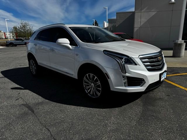 Used 2017 Cadillac XT5 Luxury w/ Driver Awareness Package AWD/4WD image 1