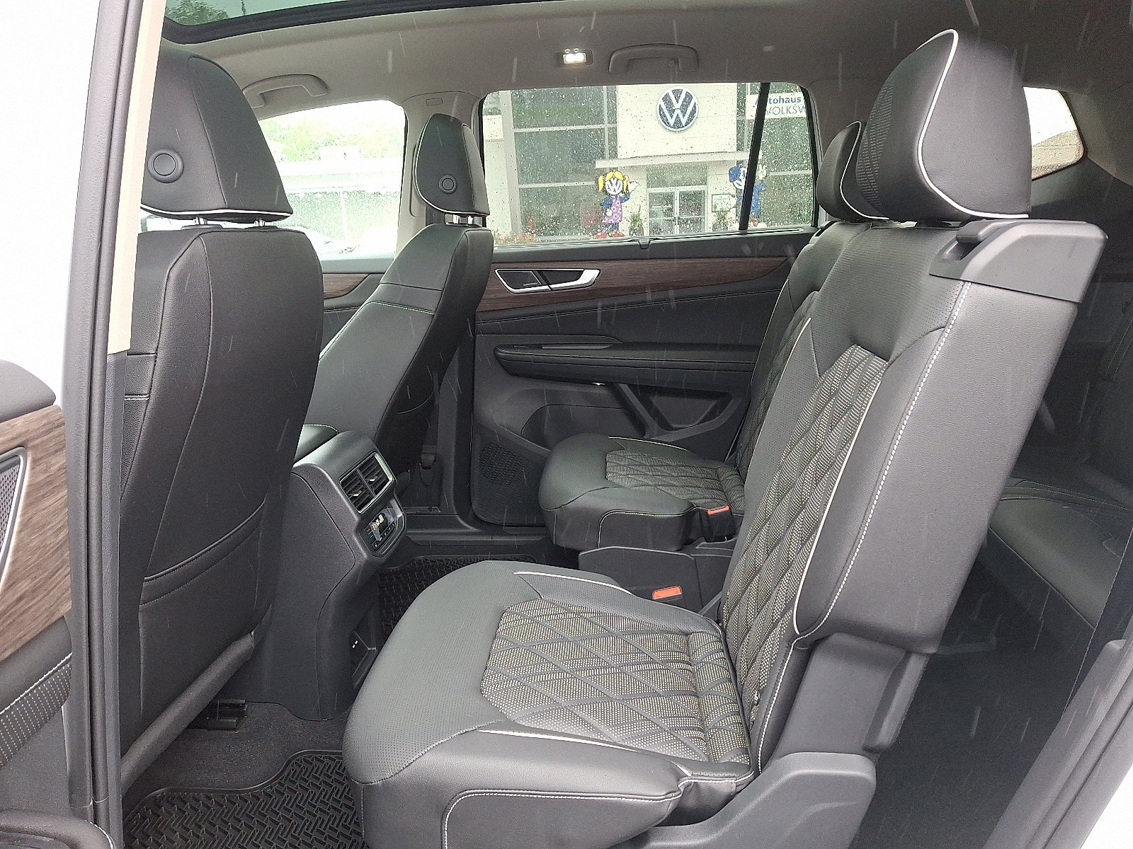 New 2025 Volkswagen Atlas SEL Premium R-Line image 8