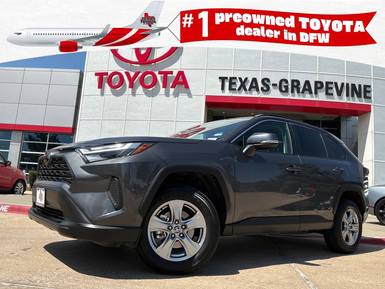 Used 2025 Toyota RAV4 XLE FWD video 1