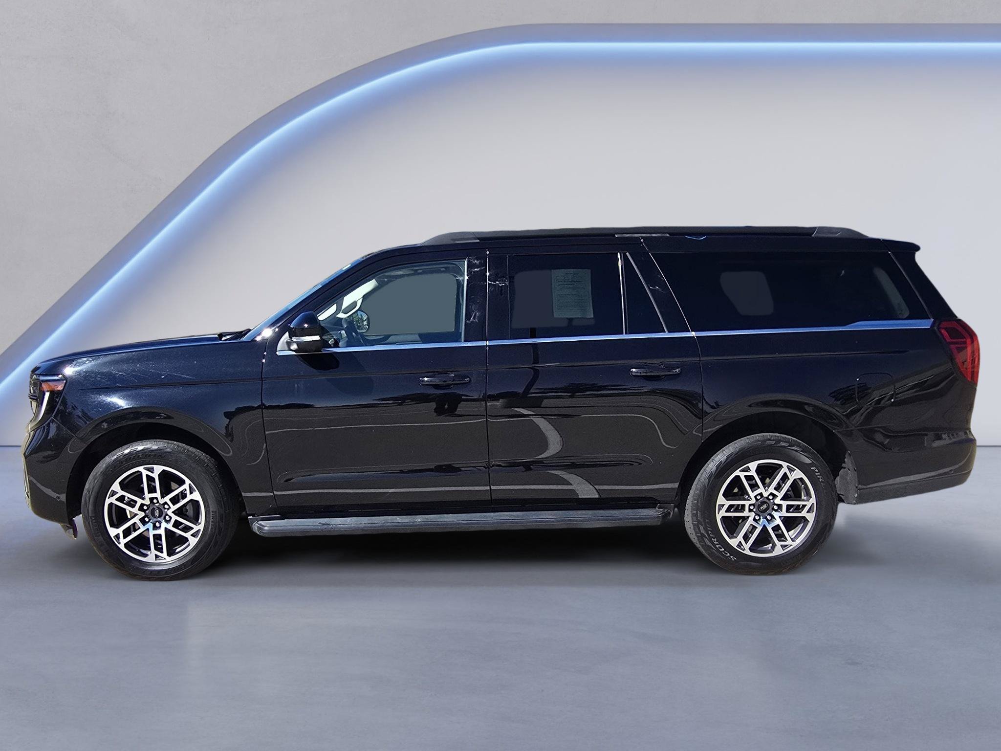 Used 2025 Ford Expedition Max Active AWD/4WD image 2