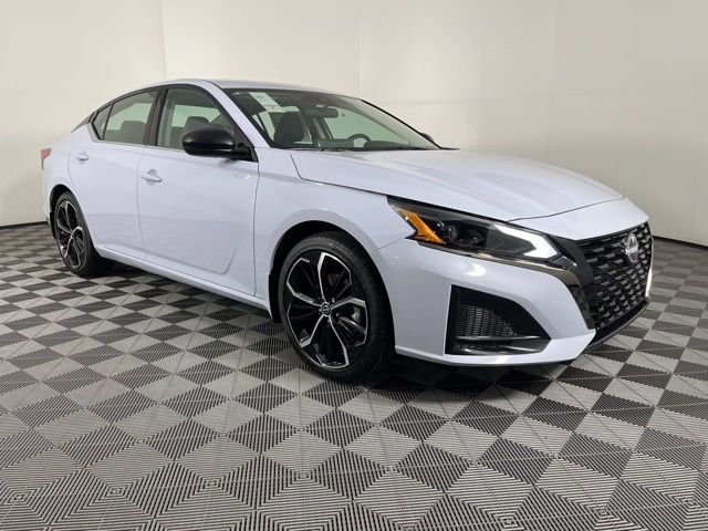 New 2025 Nissan Altima 2.5 SR w/ SR Premium Package image 2