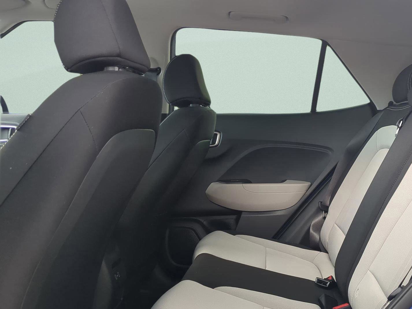 New 2026 Hyundai Venue SEL FWD image 14