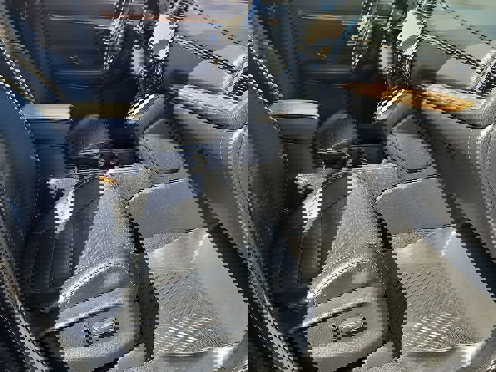 Used 2019 Honda CR-V Touring image 22