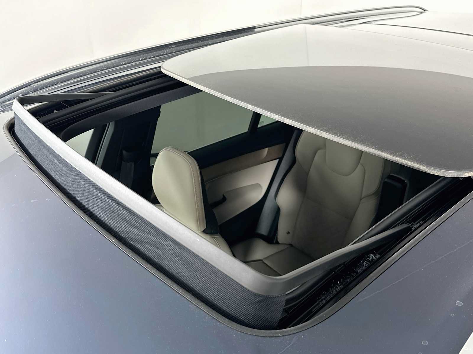 New 2026 Volvo XC90 T8 Plus w/ Protection Package AWD/4WD image 19