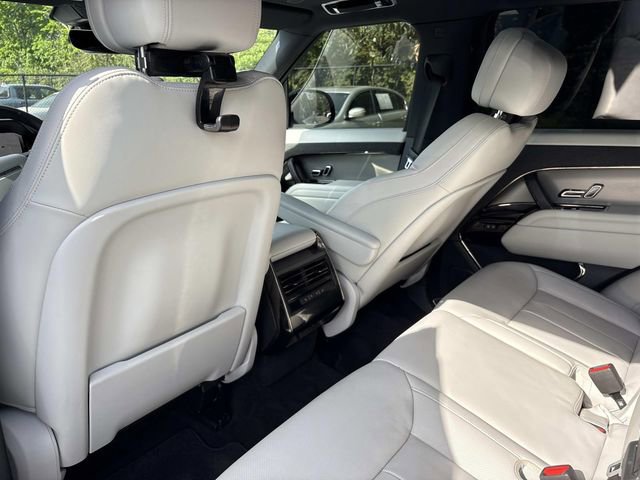 Used 2025 Land Rover Range Rover Sport SE AWD/4WD image 15