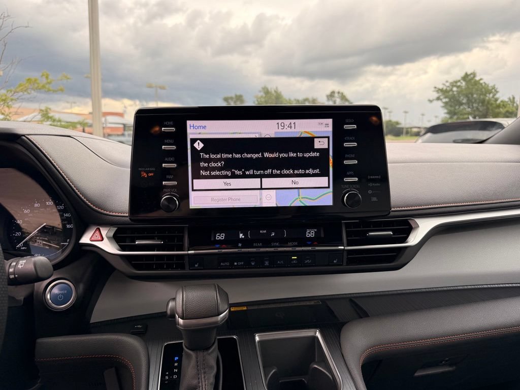 Used 2023 Toyota Sienna XSE w/ XSE Plus Package AWD/4WD image 16