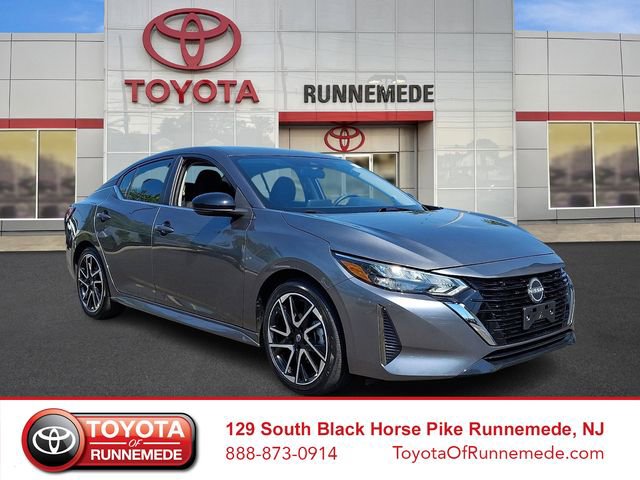 Used 2025 Nissan Sentra SR FWD video 1