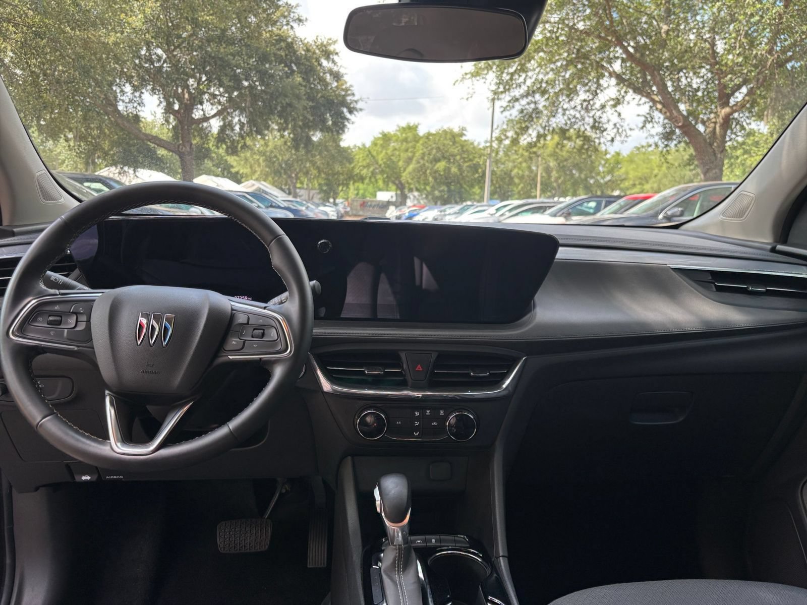 Used 2025 Buick Encore GX Preferred AWD/4WD image 32