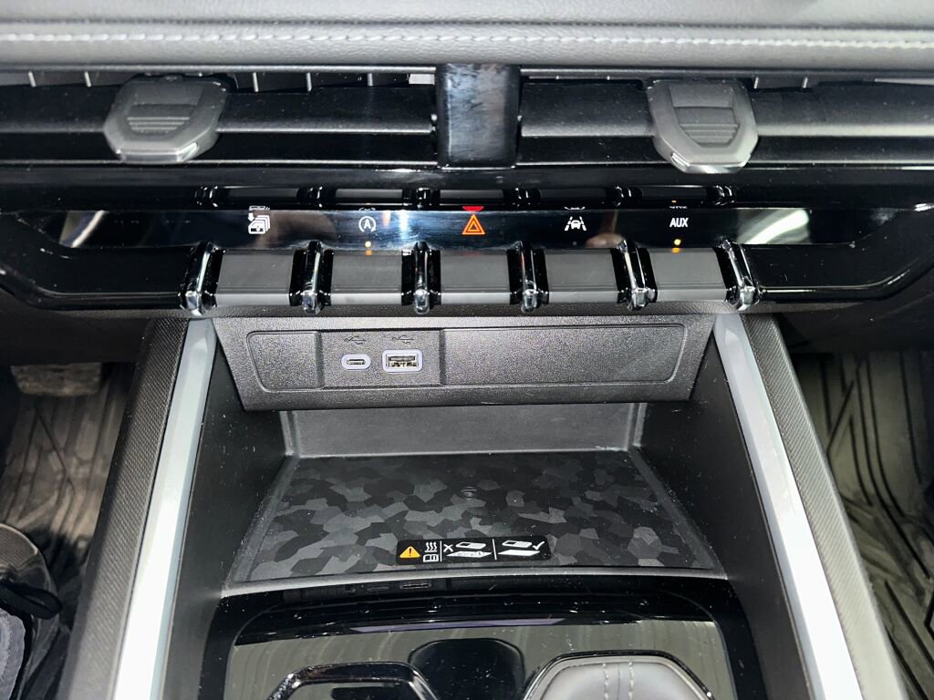 Certified 2024 Chevrolet Colorado LT w/ LT Convenience Package III image 13