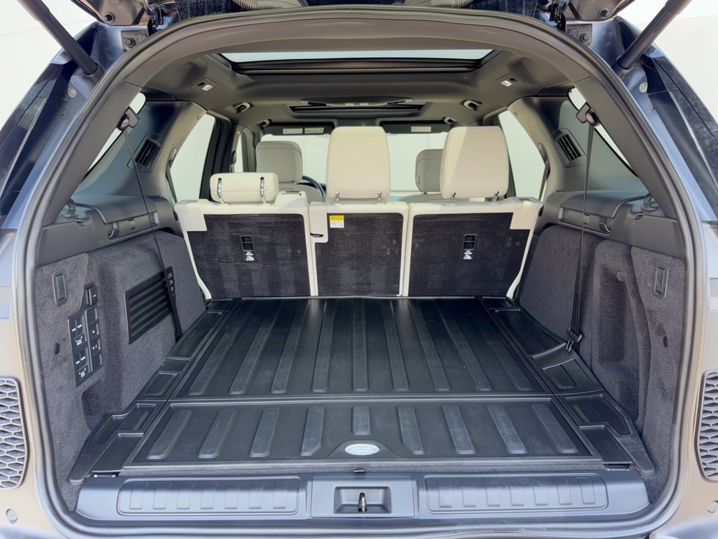 Used 2023 Land Rover Discovery S R-Dynamic AWD/4WD image 28