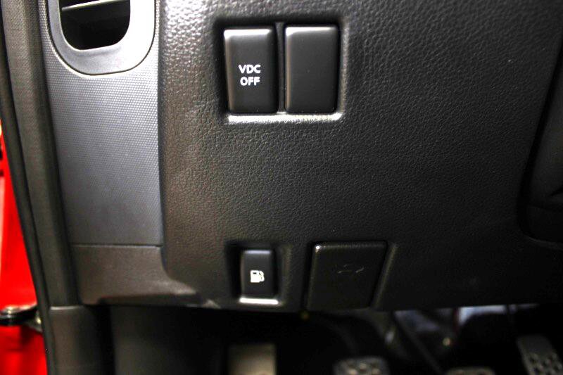 Used 2004 Nissan 350Z Touring w/ Cargo Convenience Pkg image 19