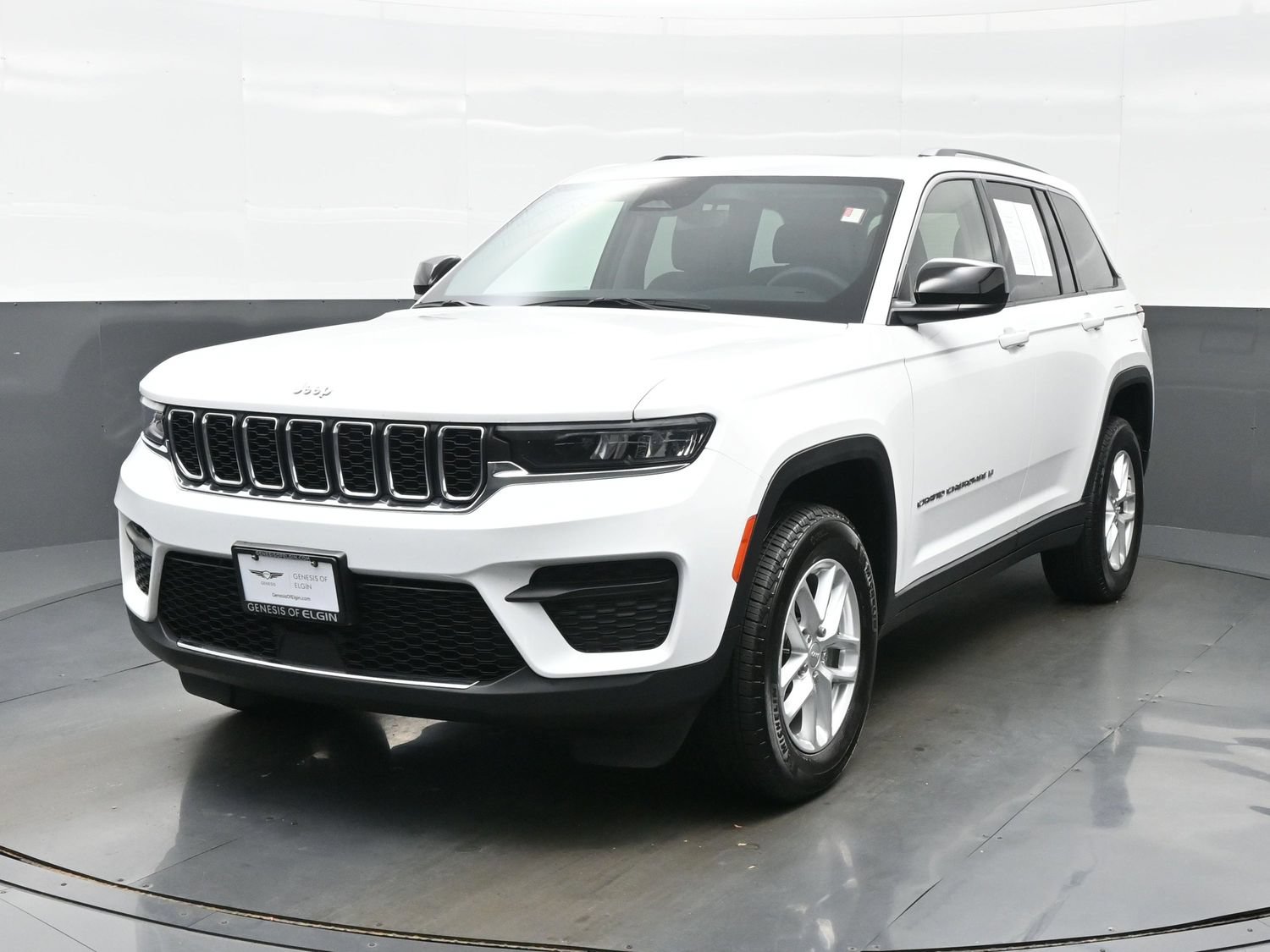 Used 2023 Jeep Grand Cherokee Laredo