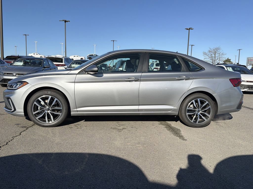 New 2026 Volkswagen Jetta SE image 2