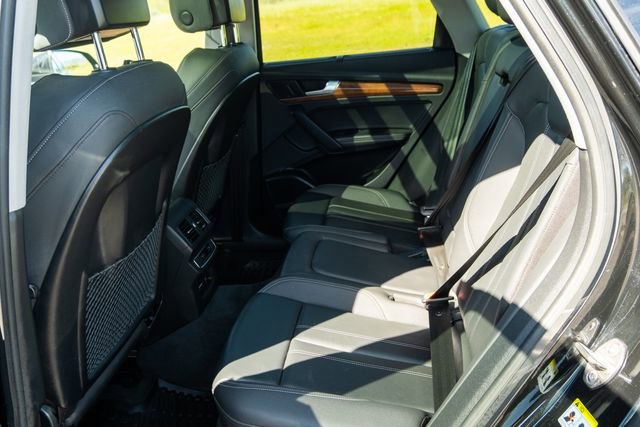 Used 2021 Audi Q5 e Premium Plus w/ Premium Plus Package image 23