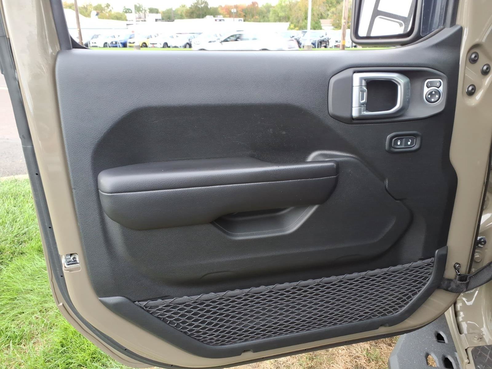 Used 2020 Jeep Gladiator Rubicon AWD/4WD image 28