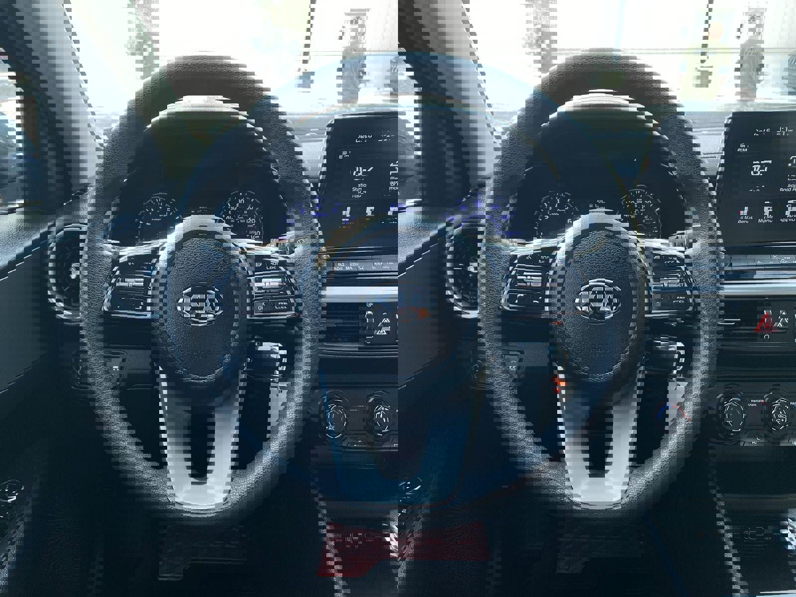 Used 2021 Kia Forte LXS image 2