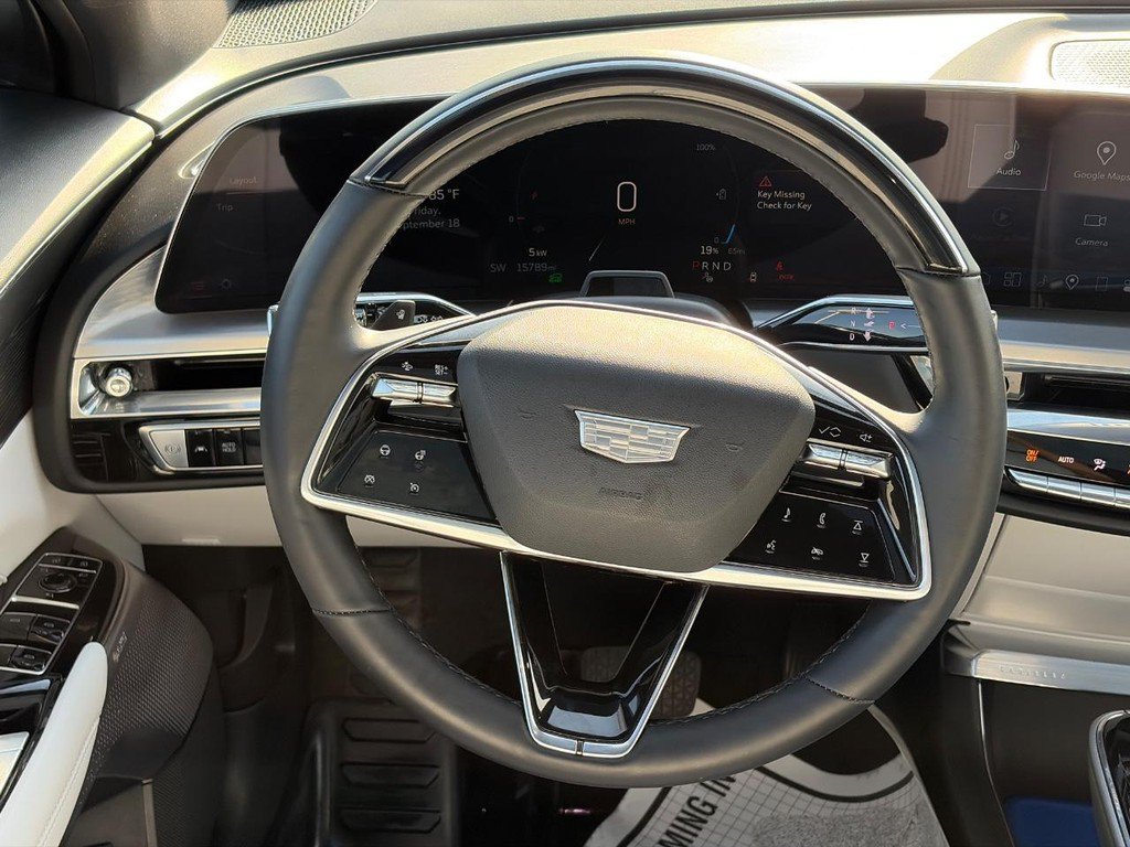 Used 2024 Cadillac Lyriq Luxury AWD/4WD image 14