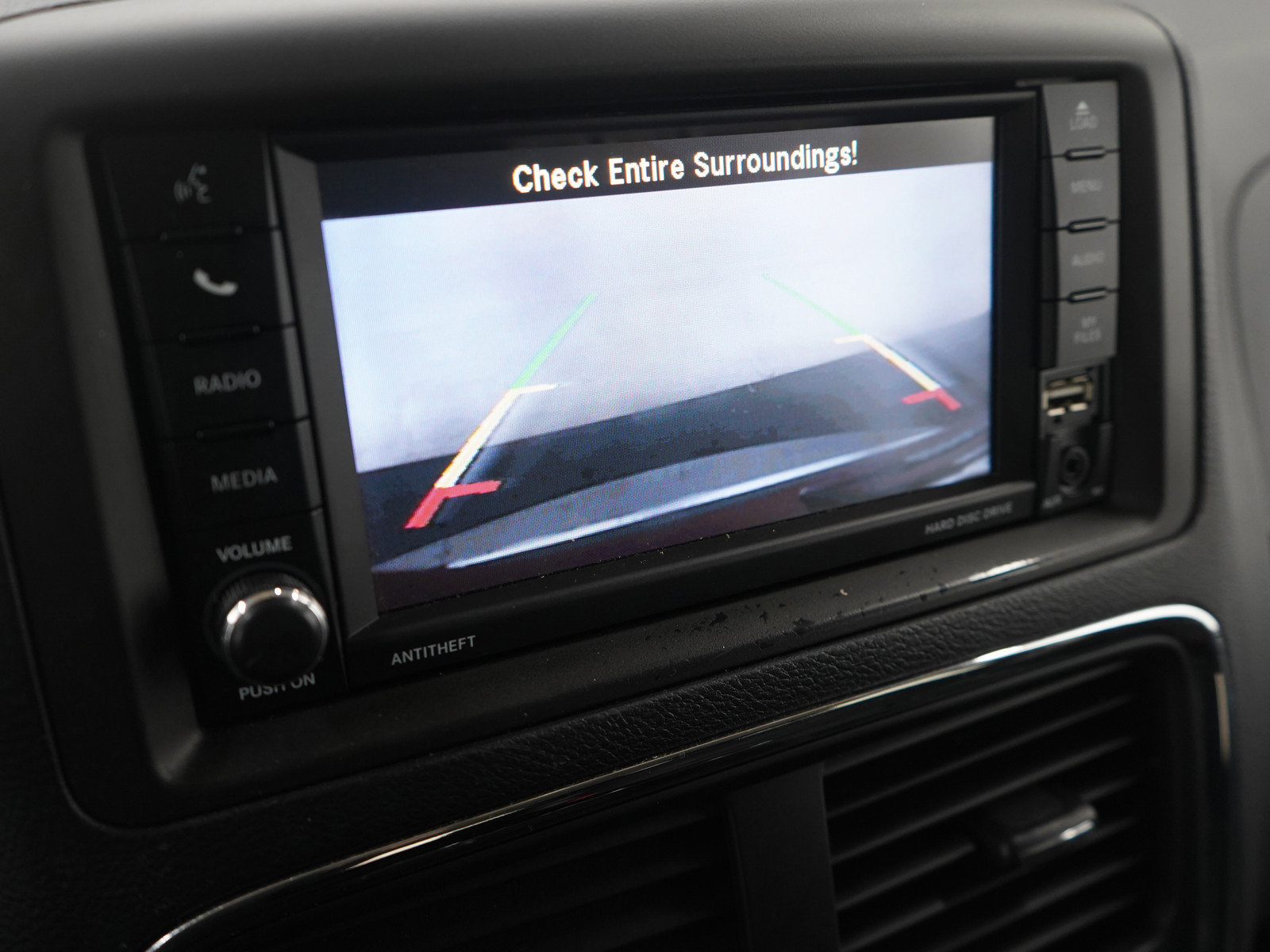 Used 2018 Dodge Grand Caravan SE image 25