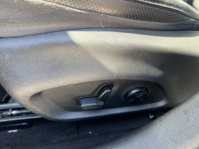 Used 2016 Jeep Renegade Limited FWD image 11