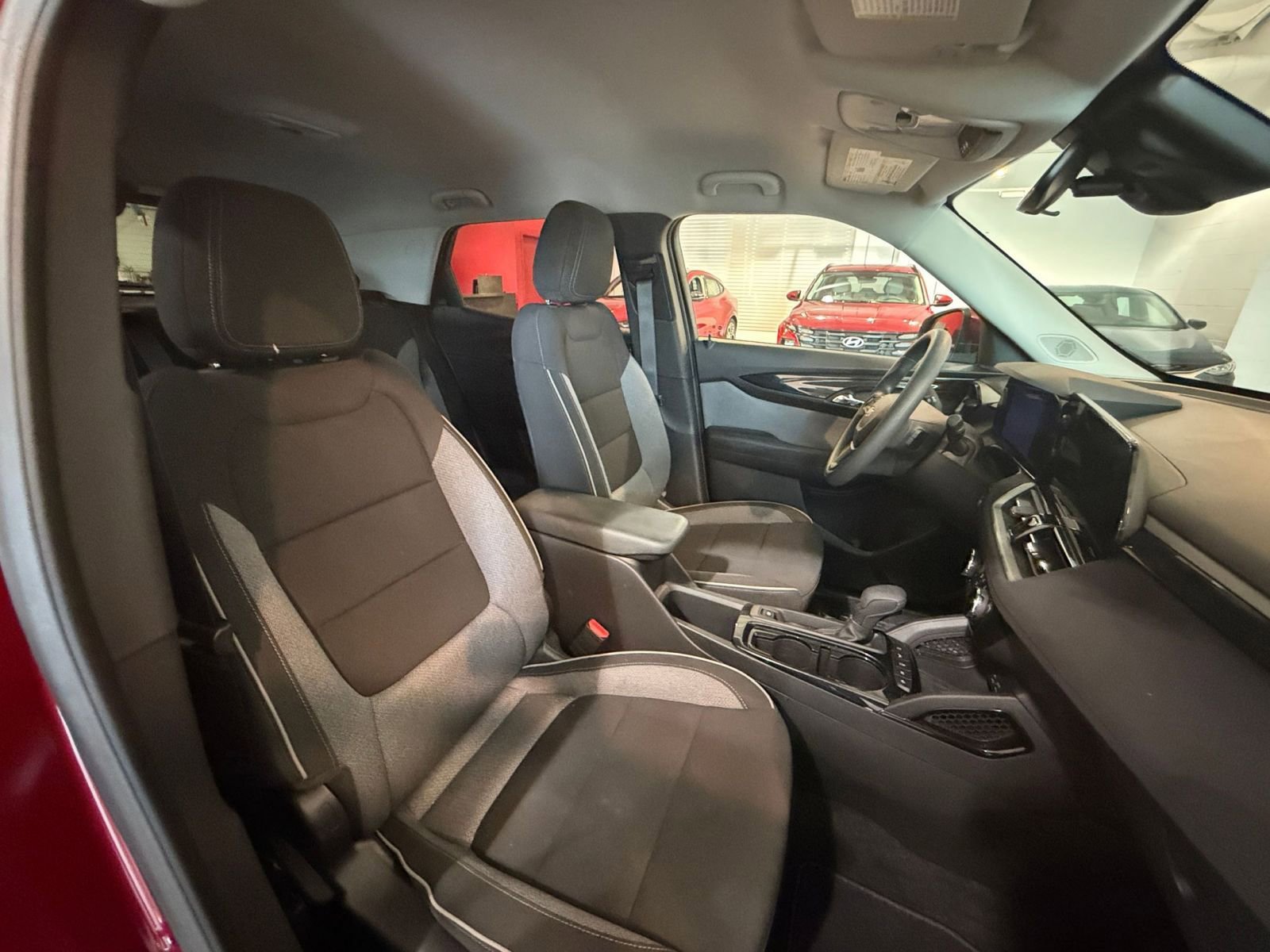 Used 2025 Chevrolet TrailBlazer LT image 34