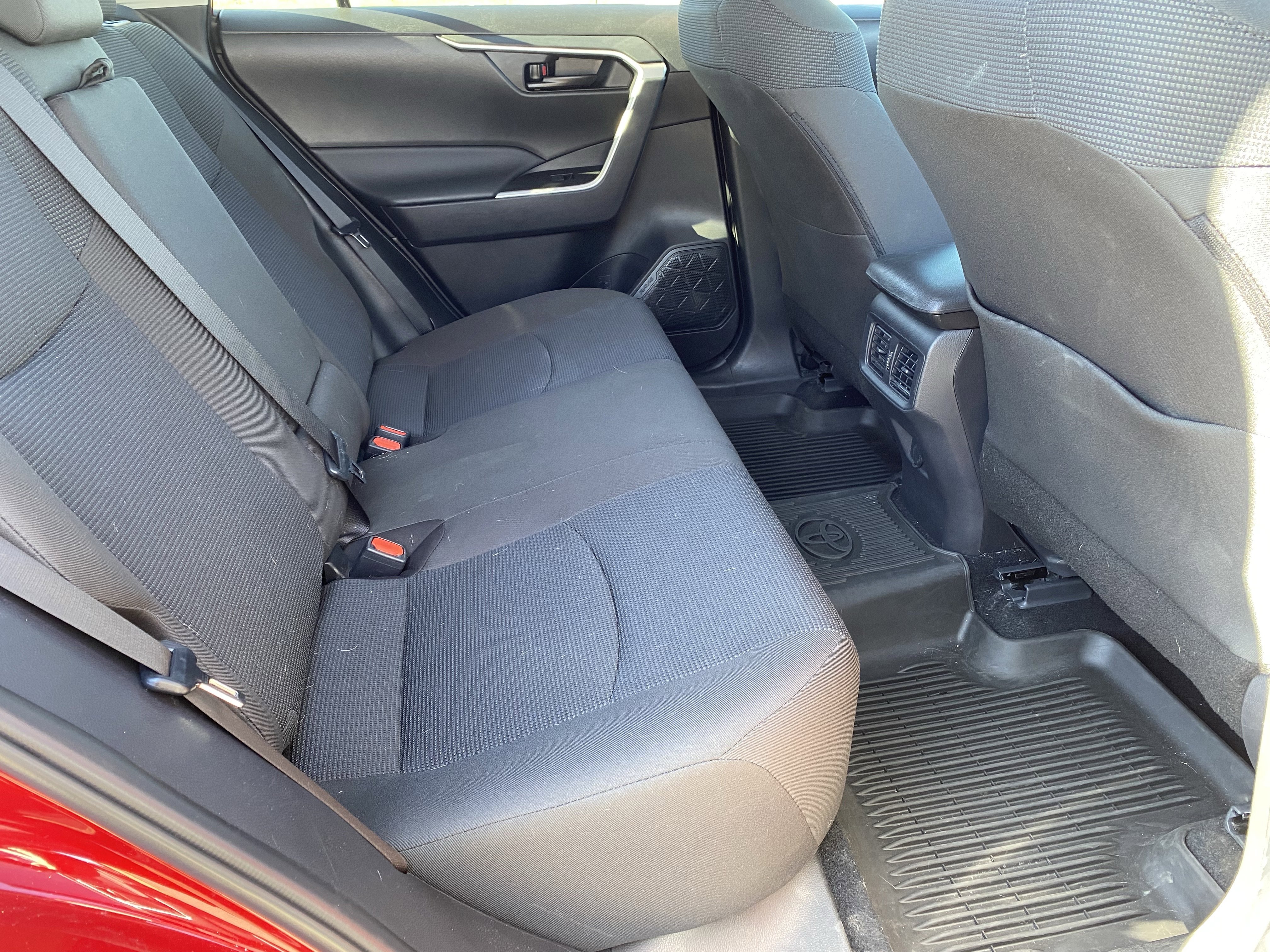 Used 2025 Toyota RAV4 LE FWD image 13