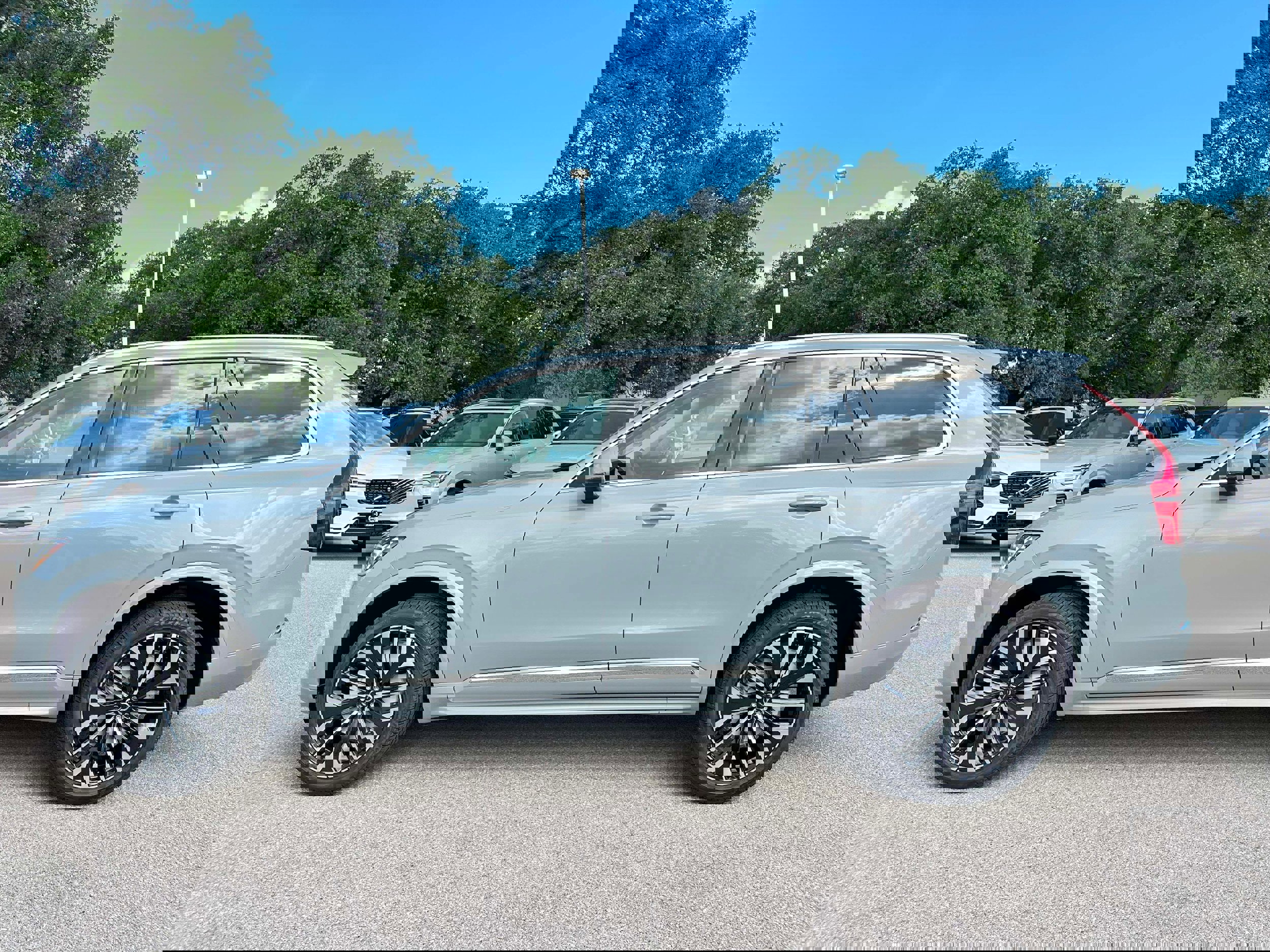 New 2026 Volvo XC90 B6 Core image 3