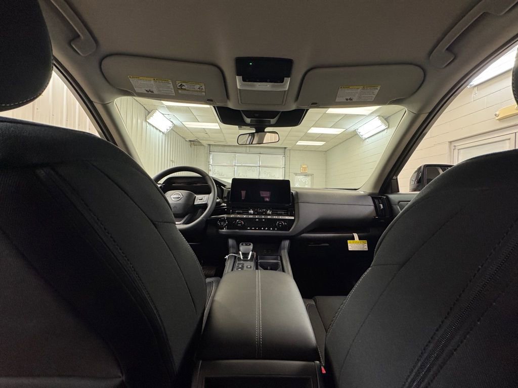 New 2026 Nissan Pathfinder SV image 18