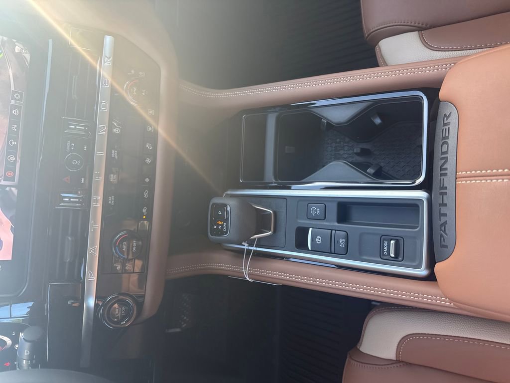 New 2026 Nissan Pathfinder Platinum FWD image 27