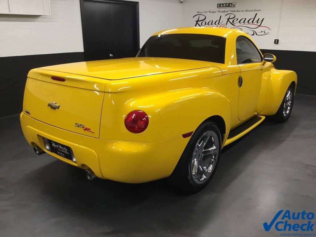 Used 2003 Chevrolet SSR w/ Preferred Equipment Group RWD image 22