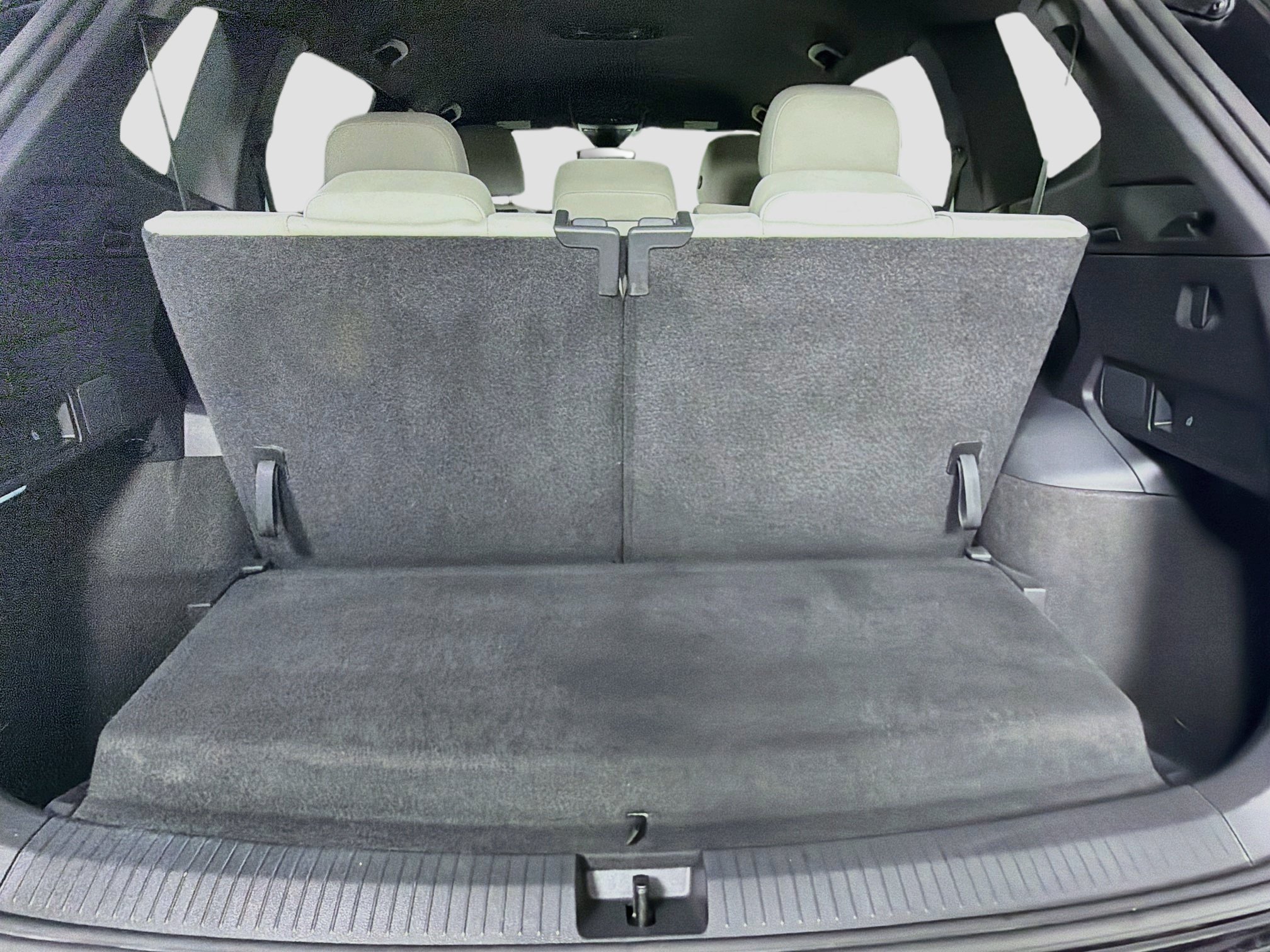 Used 2022 Volkswagen Tiguan SE R-Line FWD image 28
