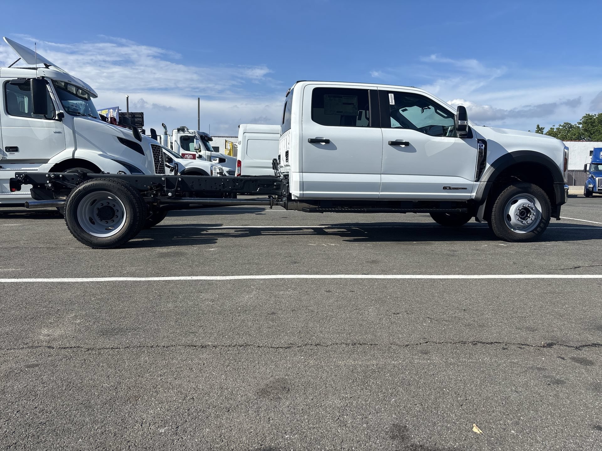 New 2026 Ford F550 4x4 Crew Cab image 14