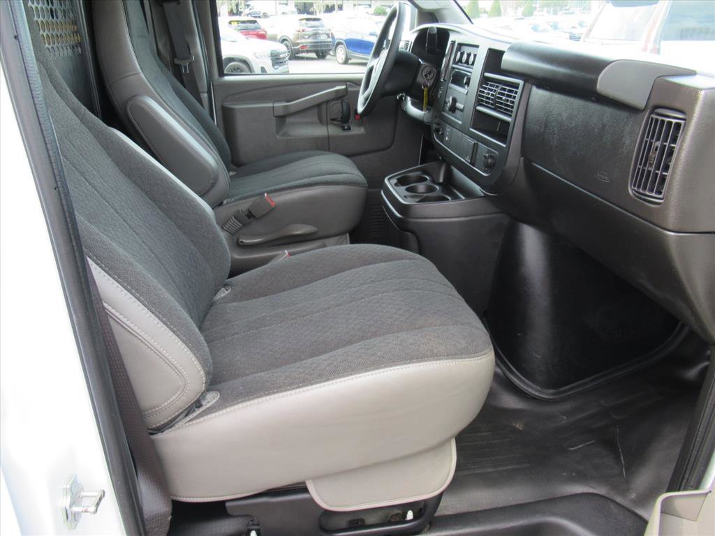 Used 2024 GMC Savana 2500 w/ Driver Convenience Package image 10