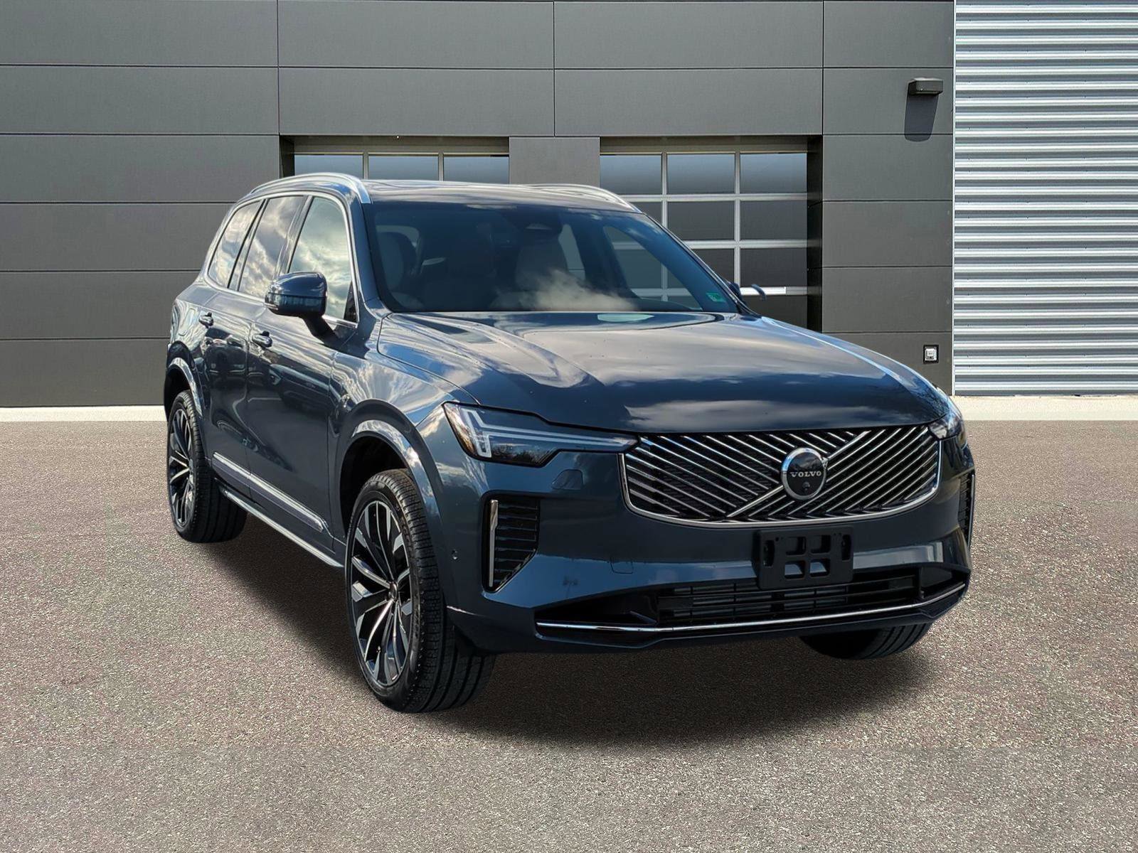 New 2026 Volvo XC90 T8 Plus w/ Protection Package Premier AWD/4WD image 1