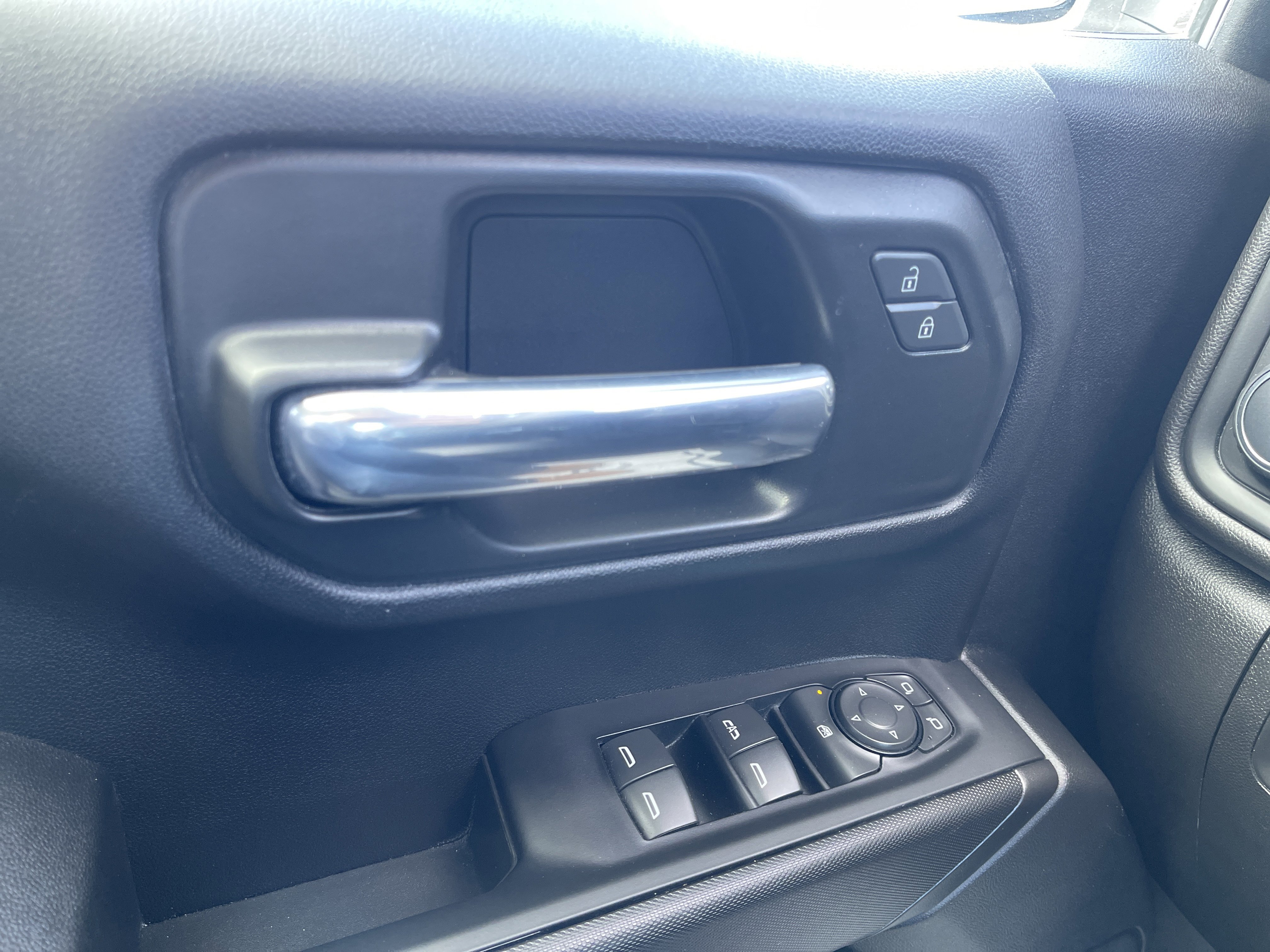 Used 2025 Chevrolet Silverado 1500 W/T w/ WT Value Package image 22