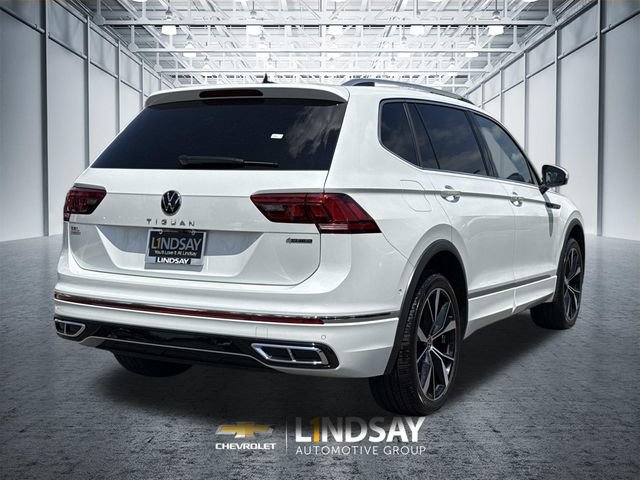 Used 2024 Volkswagen Tiguan SEL R-Line AWD/4WD image 2